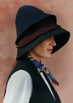 Bell Shaped Cashmere Hat | Elderberry -Falke Store AHATW14 2