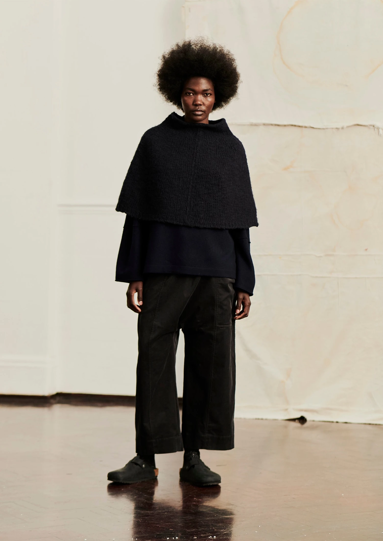 Lofty Alpaca Blend Knitted Poncho | Navy 5 Lofty Alpaca Blend Knitted Poncho | Navy - Image 3