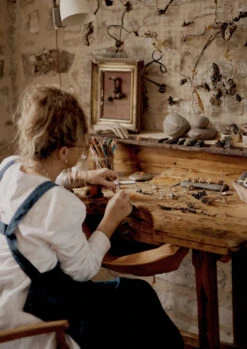 Emily Nixon Urchin Hoop Earrings | Silver 12 Emily Nixon Urchin Hoop Earrings | Silver -Falke Store Emily Nixon1 25845971 52bd 4dad aa79 d04595668e97