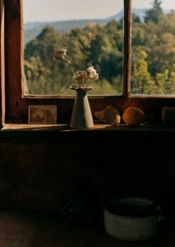 Alice Passingham Scalloped Vase | White -Falke Store HCEUS33 3