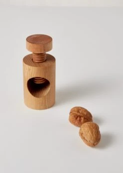 Galicia Hand Turned Nutcracker | Natural -Falke Store HKISW26 2