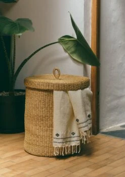 Hand Woven Cotton Jamdani Bath Towel | Chalk/Kohl -Falke Store HTWTW03 3