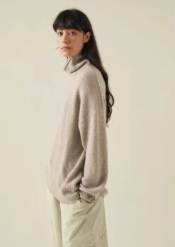Roll Neck Wool Cashmere Sweater | Oatmeal -Falke Store Image20230927114255