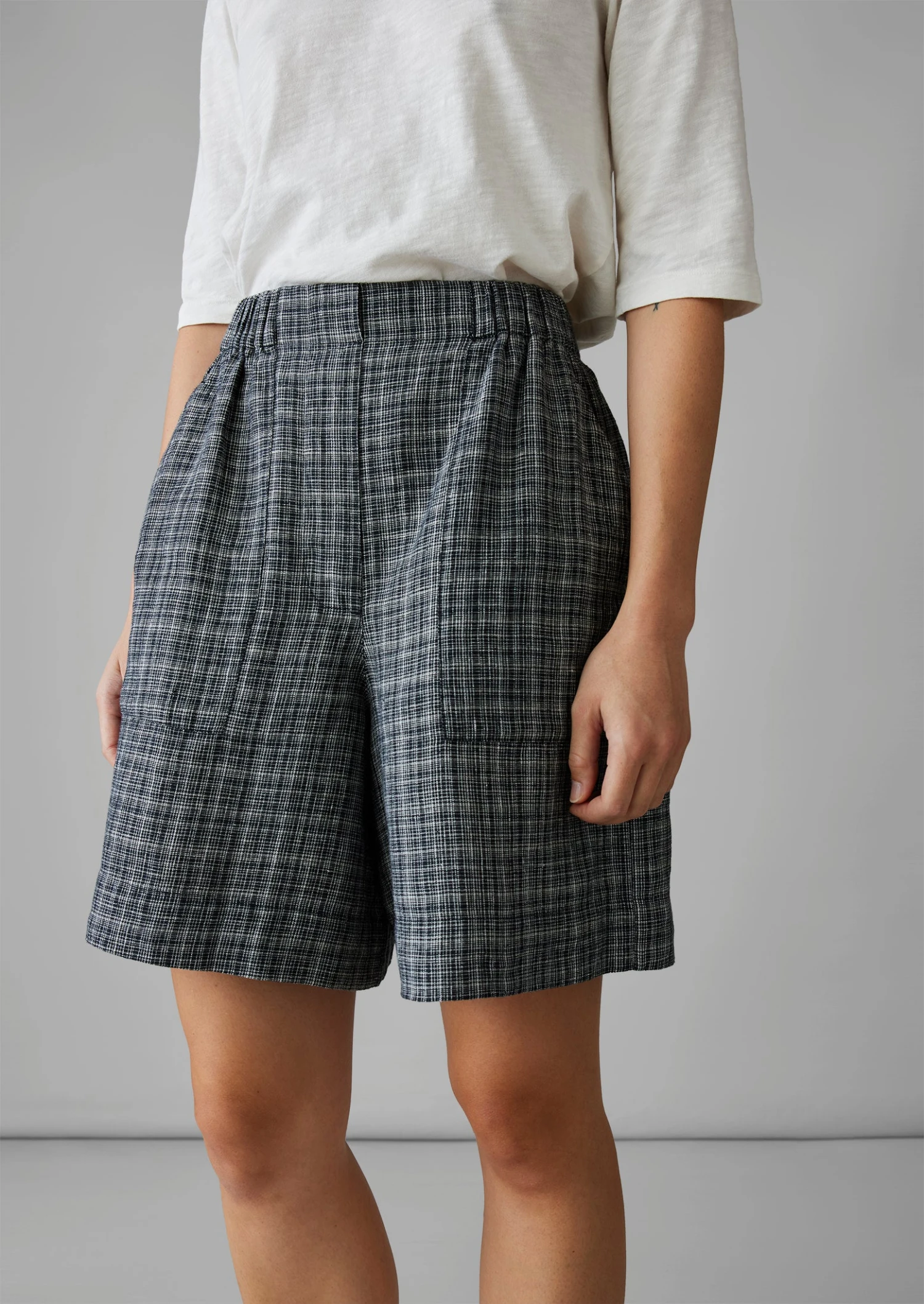 Asawa Check Linen Shorts | Charcoal 4 Asawa Check Linen Shorts | Charcoal - Image 2