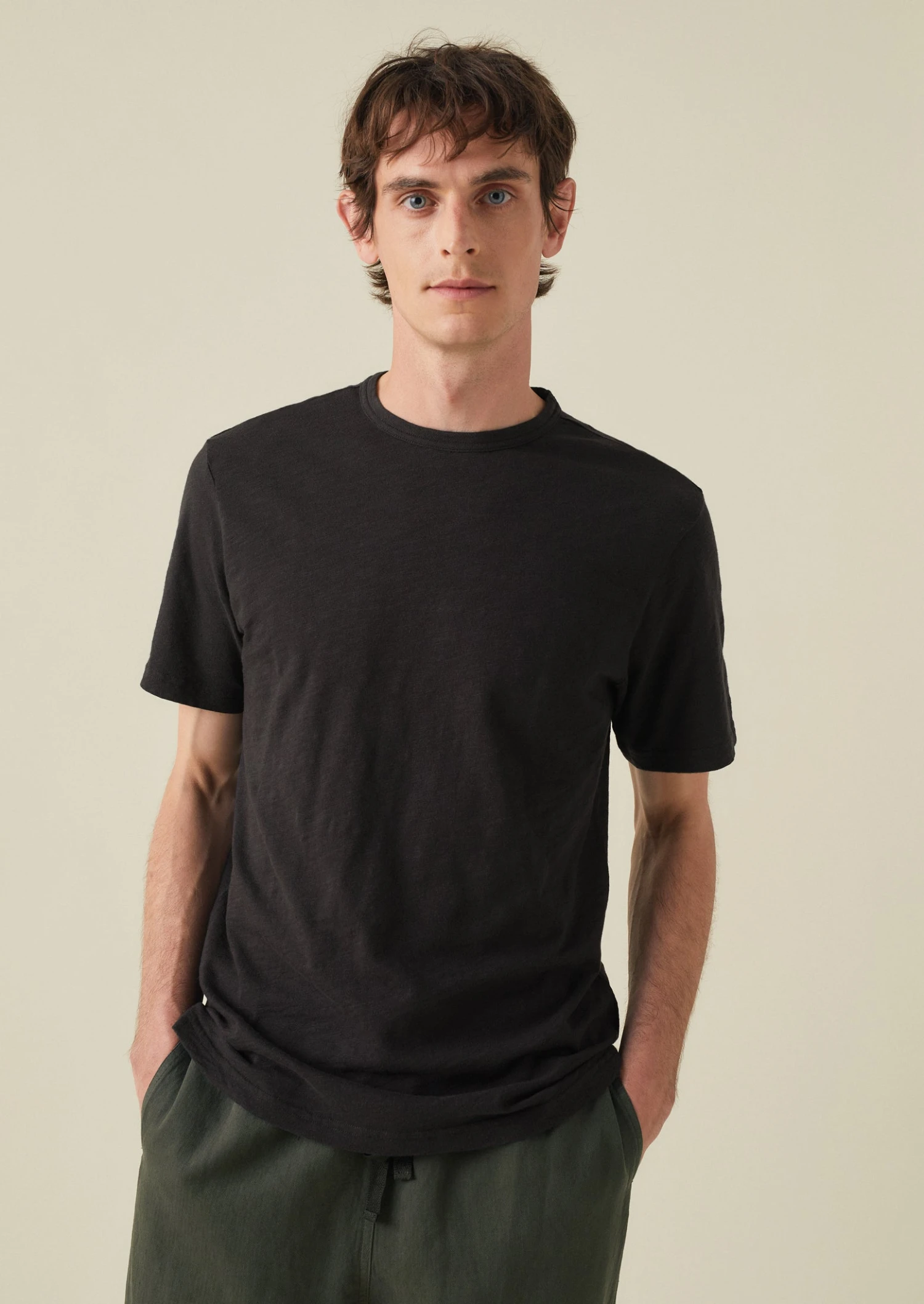 Theo Cotton Short Sleeve Tee | Carbon Black 4 Theo Cotton Short Sleeve Tee | Carbon Black - Image 2