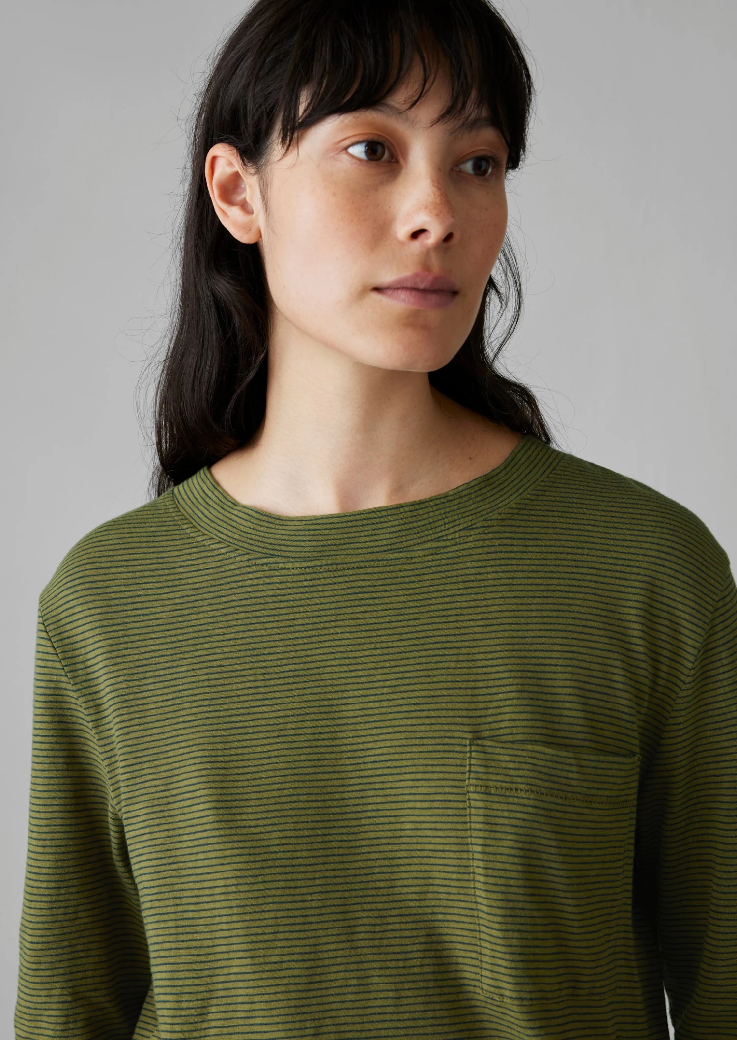 Patch Pocket Organic Cotton Tee | Olive Leaf 6 Patch Pocket Organic Cotton Tee | Olive Leaf - Image 4
