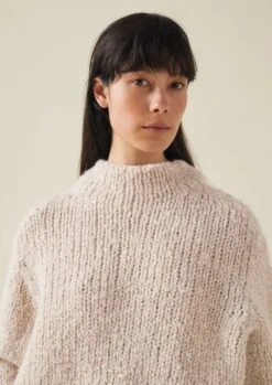 Boucle Alpaca Wool Sweater | Ecru -Falke Store WKNTW32 2