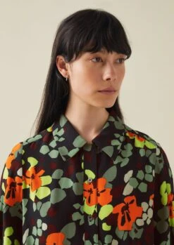 Harlequin Flower Print Crepe Shirt | Chrome Green 9 Harlequin Flower Print Crepe Shirt | Chrome Green -Falke Store WWTTW36 2